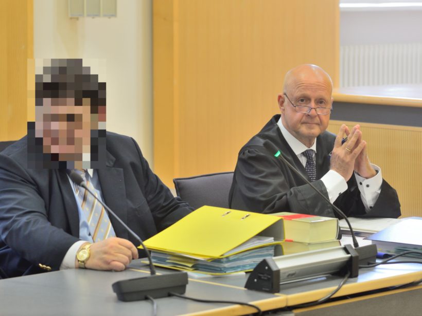 Heilpraktiker mit Verteidiger beim Landgericht Regensburg