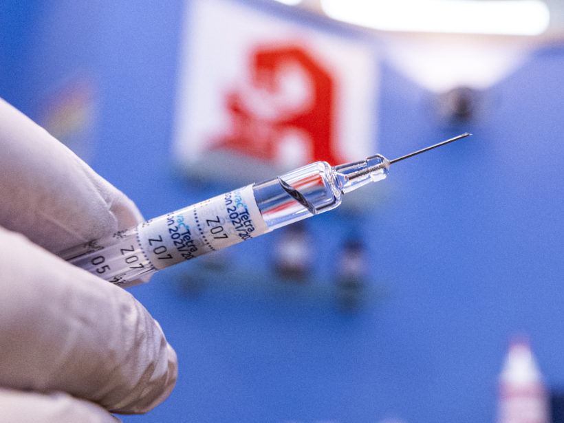 Apotheker können jetzt unter bestimmten Voraussetzungen gegen COVID-19 impfen. Foto: dpa